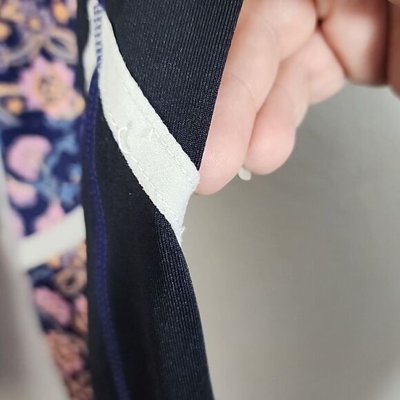 MinkPink Edorphins 3/4 leggings in Multi size M - Picture 2 of 12